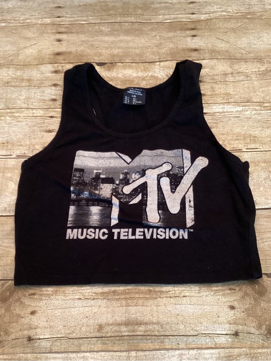 Forever 21 Tops - Forever 21 Black MTV Graphic Crop Tank